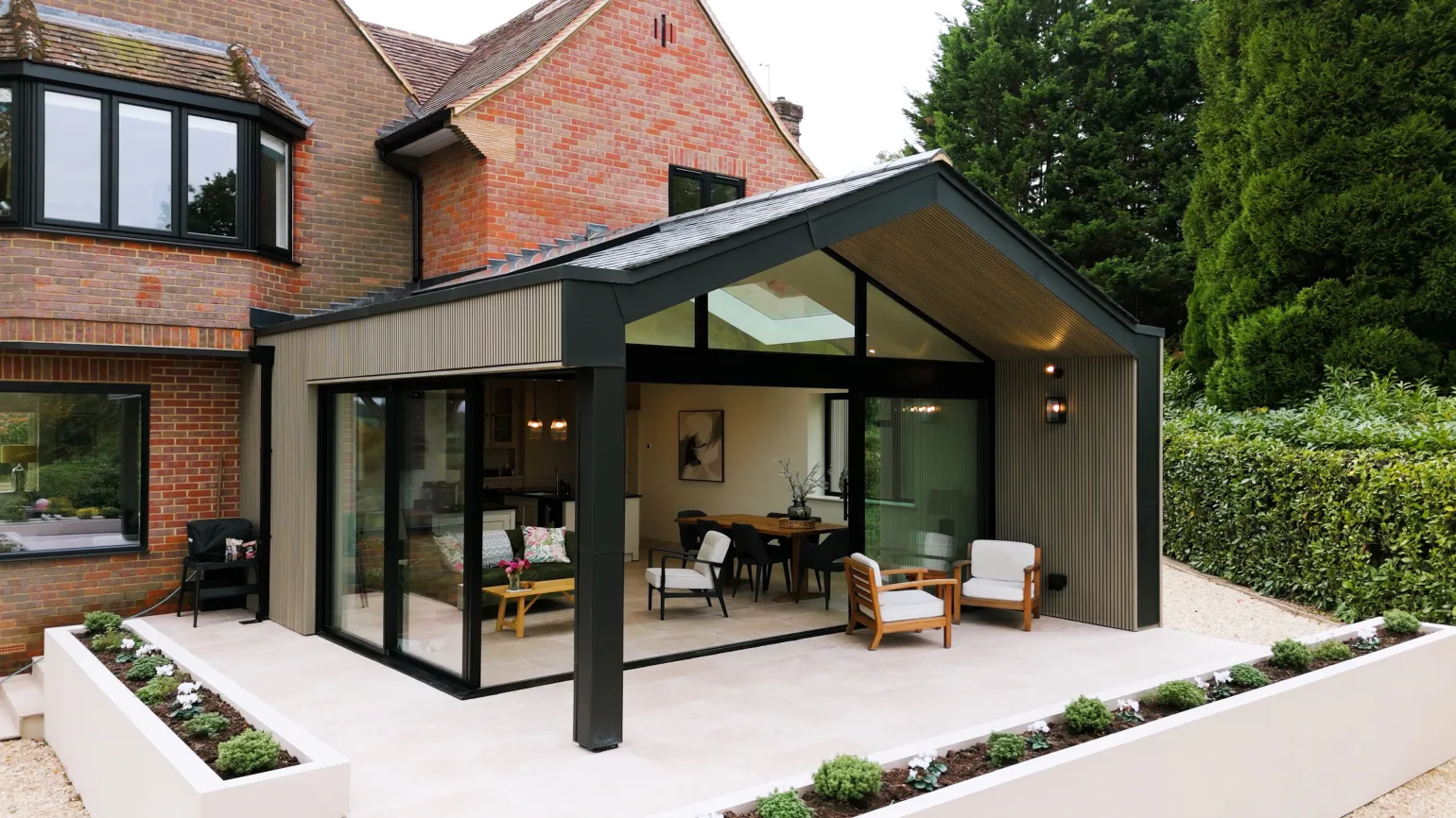 ScenicLiving is made to be seen. Bring your vision to life and create picture-perfect outdoor spaces you&rsquo;ll want to share.

Key Advantages of ScenicLiving Slatted Cladding:


	Premium quality at an affordable price
	Modern aesthetic, available in a choice of contemporary colours
	Durable &lsquo;capped&rsquo; design with superior protection against fading, scratching and staining
	Quick-to-install 5-slat wide units, with fewer fixing points than thinner systems
	25-year warranty for additional peace of mind&nbsp;&nbsp;




