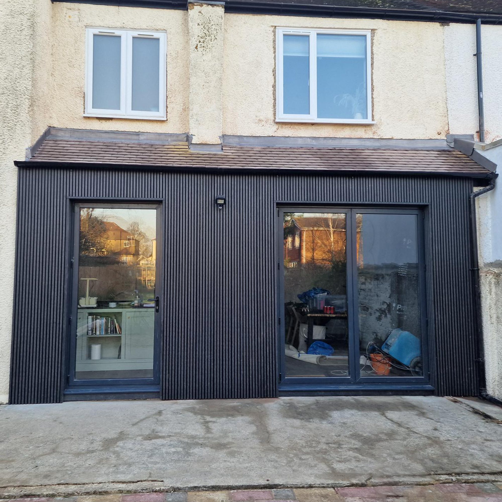ScenicLiving Composite Slatted Cladding - Ebony Black | BM Steel