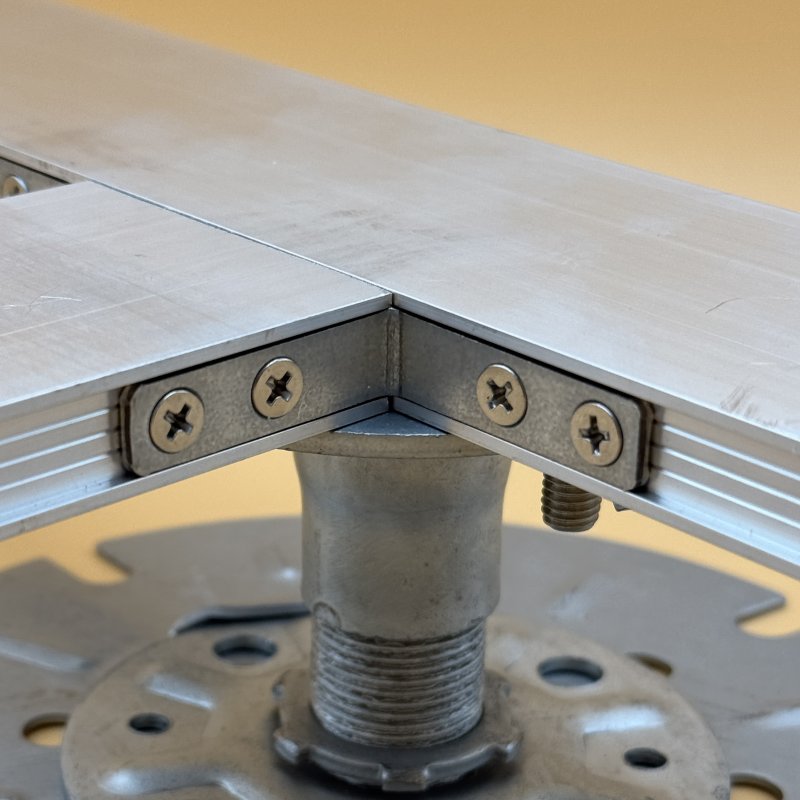 BM Architectural 15.5mm Right Angle Bracket for 20mm rail